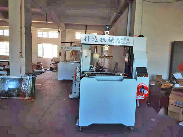 自動(dòng)調(diào)模成型機(jī)應(yīng)該如何操作？